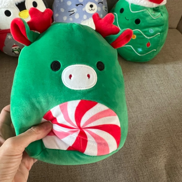 EUC squishmallows Christmas Xmas penguin - Picture 2 of 7